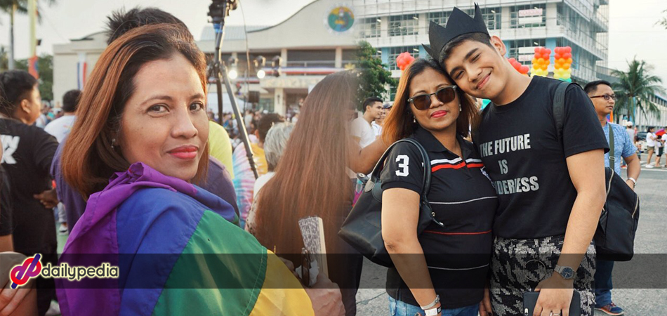 A Love Story Mom Joins Her Gay Son To Support Metro Manila Pride March Dailypedia