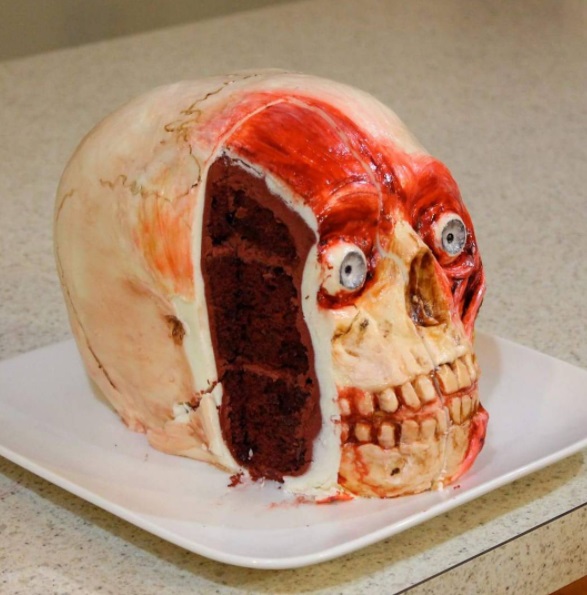 Artist creates creepy and realistic cakes